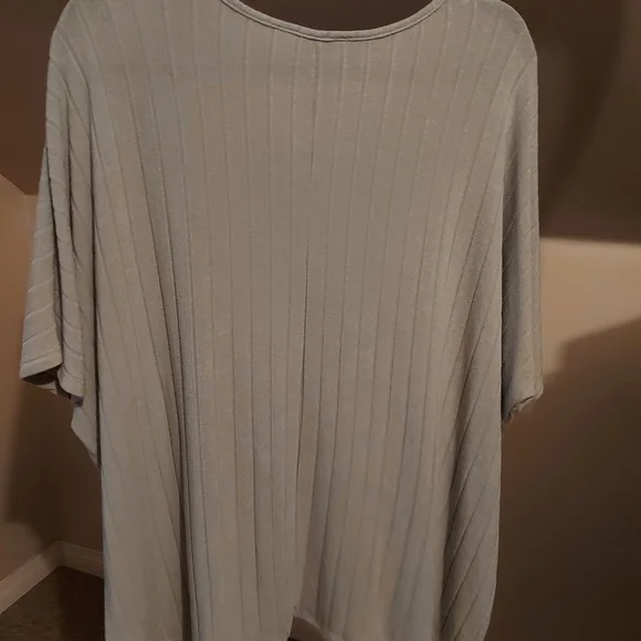 Andre Top - Picture 3 of 7